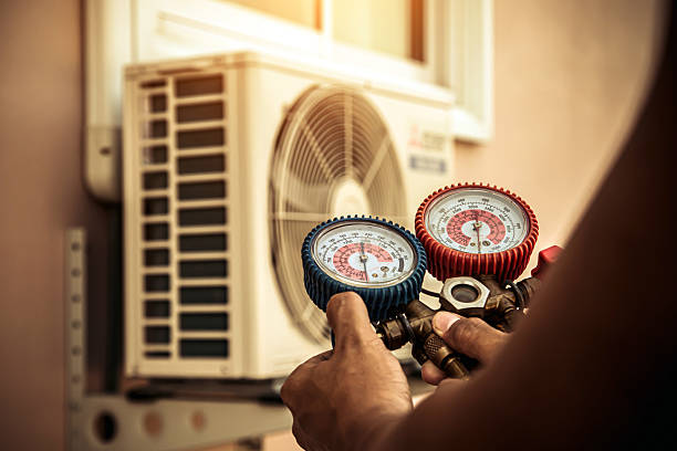 Professional Hvac technician working in Dow, IL